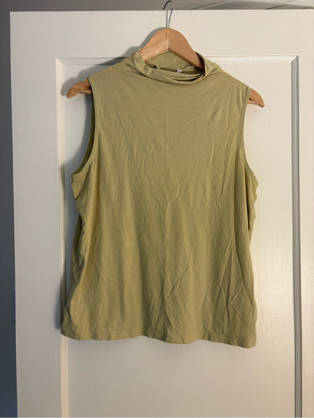 Athleta Sleeveless Mock Neck Tank in Light Green